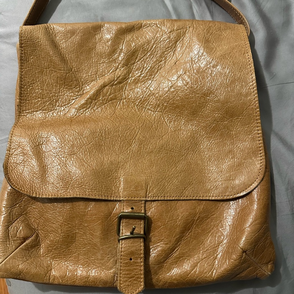Classic Tan Leather Crossbody Messenger Bag
